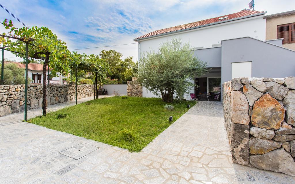 Sunrise Apartment Risika Exterior photo